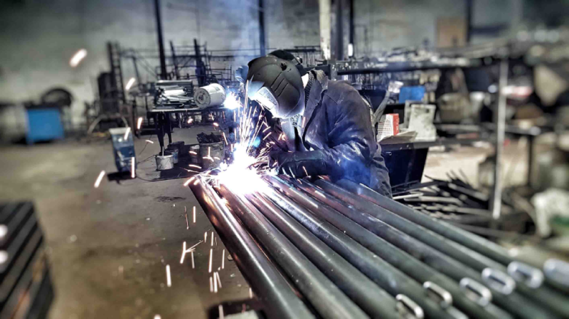 Какие материалы используют при изготовлении уличного спортивного оборудования в Ульяновске?